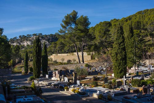 Le cimetière