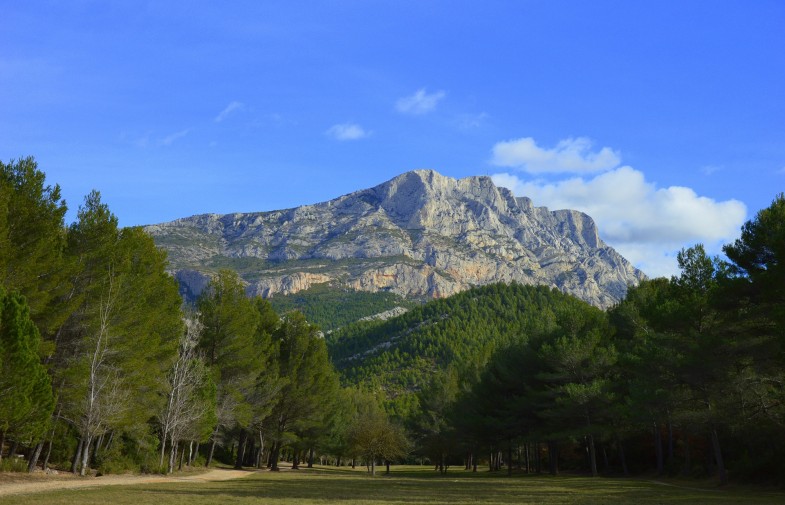 accès montagne Sainte-Victoire et massifs forestiers BdR / du 1.06 au 30.09